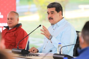 Maduro promete un 2023 con "nueva prosperidad"