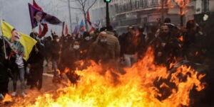 Manifestación de kurdos en París termina en disturbios