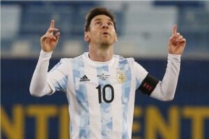 Messi reveló lo que le hizo el “19 de Holanda” al que llamó “bobo” (+Videos)