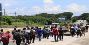 Migrantes buscan entregarse en sur de México para obtener documentos