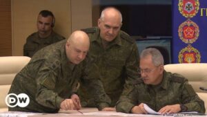 Ministro de Defensa ruso sobrevuela frente de batalla en Ucrania | El Mundo | DW