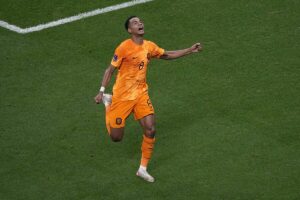 Mundial 2022 Qatar: Gapko, el goleador de Pases Bajos que juega de extremo o de 10 con casi dos metros, una ganga para el mercado