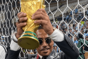 Mundial 2022 Qatar: La FIFA expedienta al chef Salt Bae por levantar la Copa del Mundo tras el triunfo de Argentina