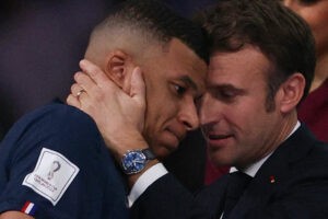 Mundial 2022 Qatar: La final de Mbapp, de un histrico hat-trick al consuelo de Macron: "Estaba tan triste como l"
