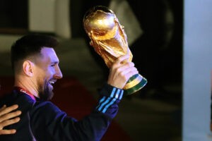 Mundial 2022 Qatar: La seleccin Argentina, recibida por miles de personas al volver a casa tras ganar el Mundial de Qatar