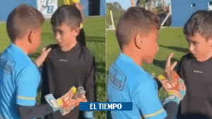 Niño consolando a su rival después de perder un partido de fútbol - Gente - Cultura
