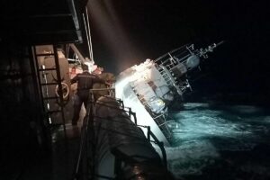 Operacin de rescate en Tailandia para buscar a los 31 marineros desaparecidos tras naufragar su barco