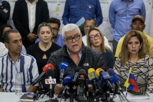 Opositores piden proteger «la unidad» ante plan de eliminar el «interinato» de Guaidó