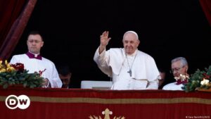 Papa Francisco condena la “guerra insensata” de Ucrania y pide acallar las armas | El Mundo | DW