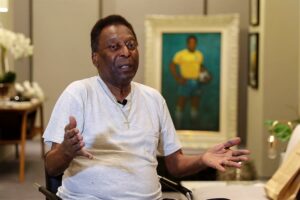 Por Pelé, Conmebol propone a la Confederación Brasileña de Fútbol cambiar estrellas por corazones en escudo