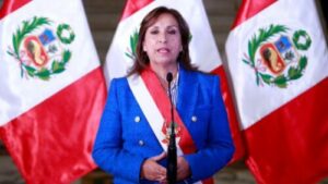 Presidenta de Perú anuncia proyecto de elecciones anticipadas