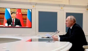 Putin invita a Xi Jinping a Rusia en 2023 y le pide "profundizar la cooperacin militar"