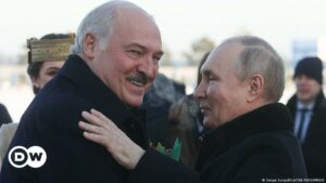 Putin niega planes de "absorber" a Bielorrusia en visita a Lukashenko | El Mundo | DW