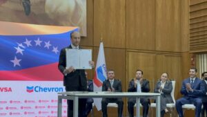Se concreta firma de acuerdos entre Venezuela y Chevron este #2Dic
