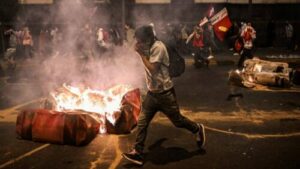 Se eleva a cuatro número de muertos en protestas en Perú