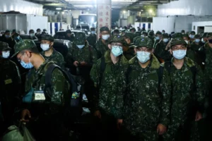 Taiwán amplió el servicio militar obligatorio a un año ante la amenaza de China