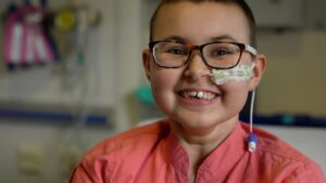 Terapia revolucionaria logra remitir cáncer incurable de niña de 13 años - Gente - Cultura