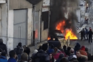 Un piloto hospitalizado al estrellarse e incendiarse su coche en el rally de Cangas de Narcea