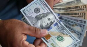 dólar oficial cierra la semana en 14,12 bolívares