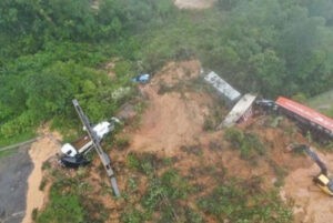 ▷ Deslave en Brasil deja al menos 2 muertos y 30 personas desaparecidas #30Nov