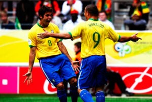 ▷ Kaká sobre Ronaldo: "En Brasil, es solo otro gordo caminando por la calle" #9Dic