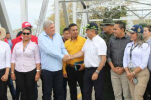 Abren el tránsito vehicular por el Puente Internacional José Antonio Páez - Yvke Mundial
