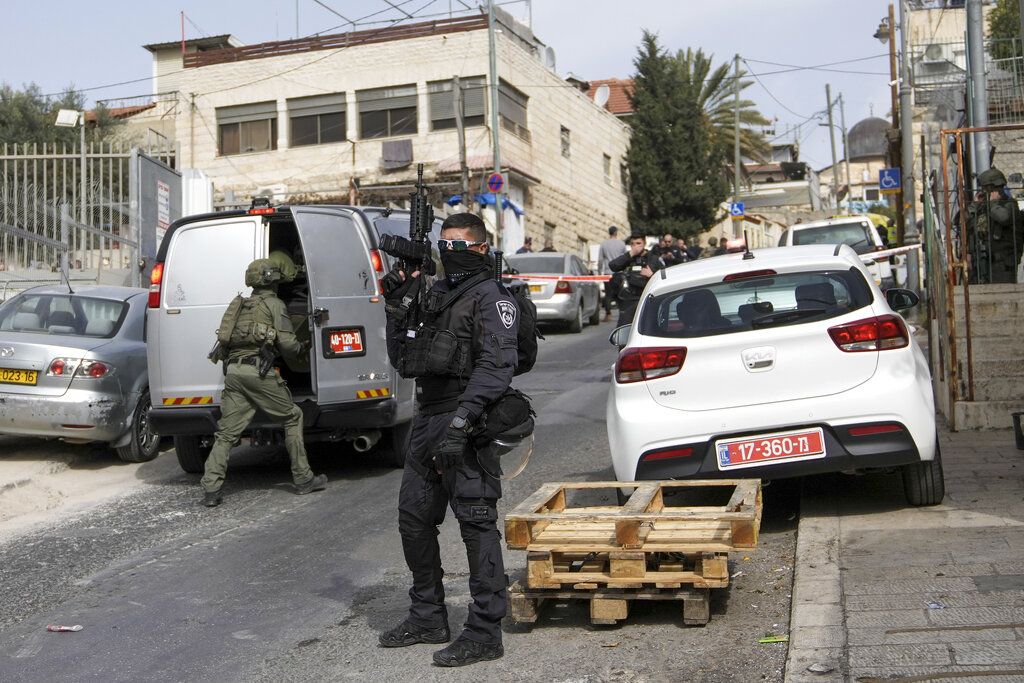 Adolescente palestino causa 2 heridos en en Jerusalén Este