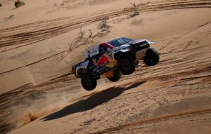 Al-Attiyah gana la quinta etapa del Dakar por delante de Carlos Sainz