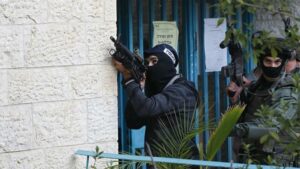 Al menos ocho muertos en un tiroteo en una sinagoga de Jerusalén