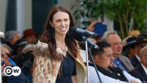Ardern, agradecida, se despide como primera ministra de Nueva Zelanda | El Mundo | DW