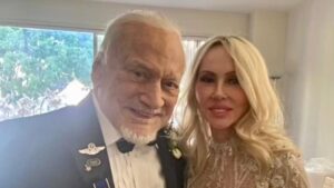 Astronauta Buzz Aldrin se casa al cumplir 93 años