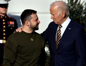Biden muestra su rechazo a ofrecer aviones de combate a Ucrania