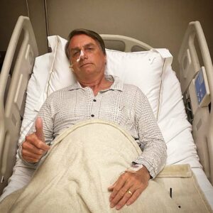 Bolsonaro ingresa a hospital en Orlando por dolores abdominales