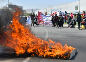 Cae el ministro del Interior de Perú tras la brutal represión policial en Puno