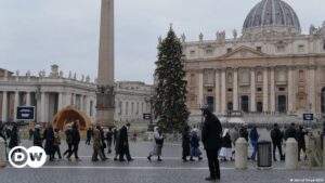 Capilla ardiente: miles dan su adiós a Benedicto XVI | El Mundo | DW