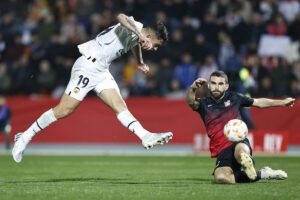Copa del Rey: El Valencia no sufre en La Nuca y el Espanyol elimina a un Celta que acaba con Hugo Mallo de portero | Copa del Rey 2022