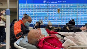 Datos del COVID de China subestiman el brote y las muertes: OMS