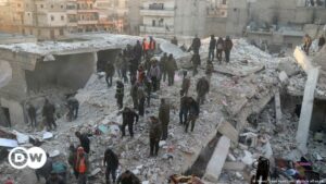 Derrumbe de edificio deja 16 muertos en la ciudad siria de Alepo | El Mundo | DW