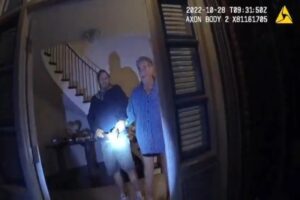 Difunden impactante video del ataque con un martillo al esposo de Nancy Pelosi ocurrido en octubre de 2022