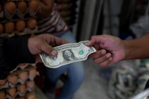 Dólar paralelo abrió en 22,34 bolívares este martes 24 de enero