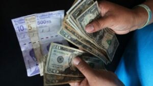Dólar paralelo en Venezuela llega este jueves a los 20 bolívares