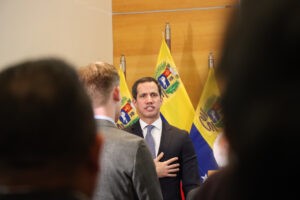 EEUU se seguirá coordinando con Guaidó y otros líderes similares en el país