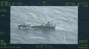 EEUU vigila buque espía ruso que navega frente a Hawai
