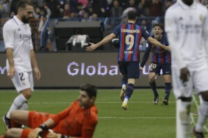 El Bara zarandea a un Madrid indolente y recupera galones en la Supercopa del desierto
