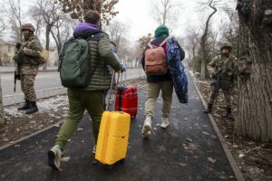 El presidente de la Duma propone confiscar los bienes de los rusos que se han marchado al extranjero