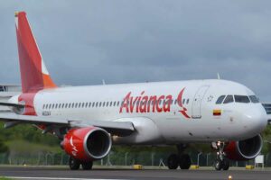 Encuentran dos cadáveres en un avión de Avianca que llegó de Chile a Bogotá