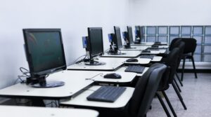 Facultad de Ingeniería de la UCV recibió equipos tecnológicos