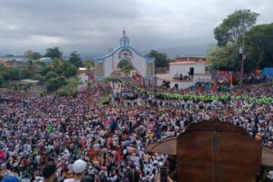 Fotos | Así partió la Divina Pastora del Arco de Santa Rosa este sábado 14