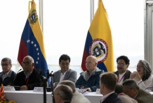 Gobierno colombiano y ELN se reunirán en Venezuela para tratar crisis en diálogos de paz – SuNoticiero