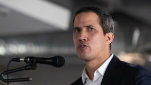 Guaidó y la estrategia Ramos Allup de «doblarse para no partirse», por Orlando Ochoa-Terán